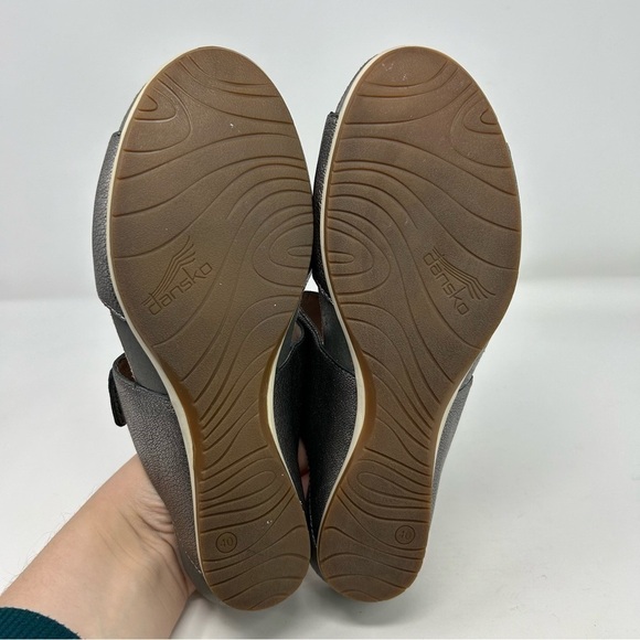 Dansko Gold and Silver Slip On Wedge Sandals Size 40 **please read** - Picture 7 of 10